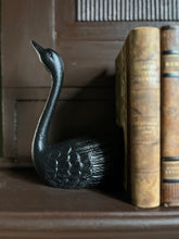 Ladda bilden i Gallerivyn, Bokstöd-Svanar